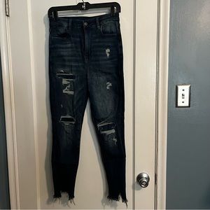 AE Curvy Distressed Jeans